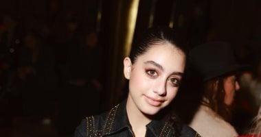 ياسمينا العبد بإطلالة سوداء فى عرض أزياء إيلى صعب بأسبوع الموضة بباريس