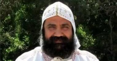 البابا تواضروس الثاني يعزي رئيس دير العذراء السريان بوادي النطرون في وفاة القمص بسادة