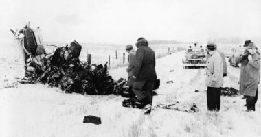 يوم ماتت الموسيقى.. جولة غنائية أمريكية تستمر بلا نجومها