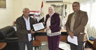 نجاح مسنّ فى الصف الأول الإعدادى ببنى سويف