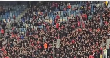 إمام يا عاشور هتقصر يلا غور.. جماهير الأهلى تهاجم لاعبها قبل لقاء البنك.. فيديو