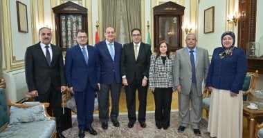 رئيس جامعة القاهرة يستقبل وفد وزارة الخارجية المصرية للشئون الافريقية