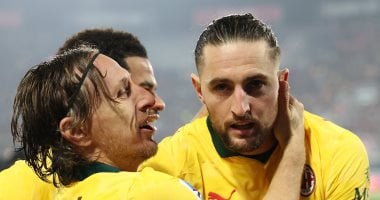 ميلان يفوز علي بولونيا بثلاثية نظيفة في الدوري الإيطالي 