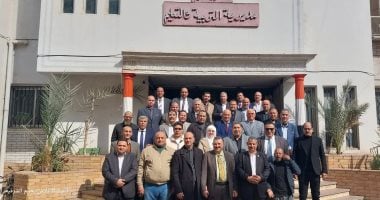 تعليم الشرقية يعقد اجتماعا لمناقشة بداية الفصل الدراسى الثانى