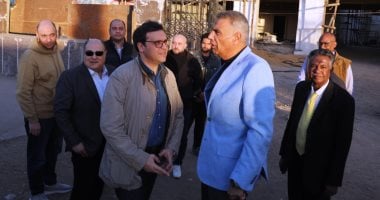 هنو ومحافظ أسوان يتابعان تطوير قصر الثقافة.. صور