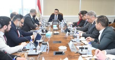 وزير الاسكان يتابع إجراءات إنشاء منصة لتصدير العقار المصري للخارج