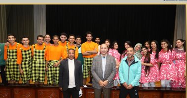 نائب رئيس جامعة الزقازيق يلتقى منتخب الجامعة بالتصفيات النهائية لمهرجان «إبداع»
