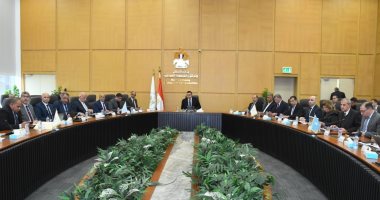 وزير الإسكان يتابع الموقف التنفيذى لمشروعات المبادرة الرئاسية «حياة كريمة» 