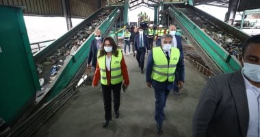 منال عوض ومحافظ الدقهلية يتفقدون مصنع معالجة وتدوير المخلفات بسندوب.. صور