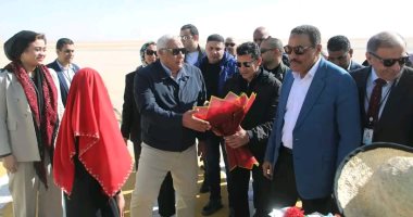 وزير الرياضة يفتتح المدينة الرياضية بمجمع المصالح الحكومية بالوادى الجديد.. مباشر