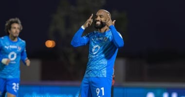 نيوم يفوز على الرياض 1-0 بمشاركة احمد حجازى في الدورى السعودى