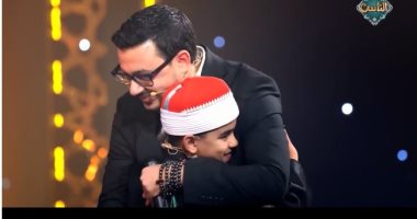 مولاى صلى وسلم.. المنشد مصطفى عاطف والقلاجى يبدعان بدولة التلاوة