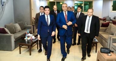 نائب محافظ سوهاج يهنئ مجلس إدارة نادى مستشارى النيابة الإدارية الجديد بسوهاج