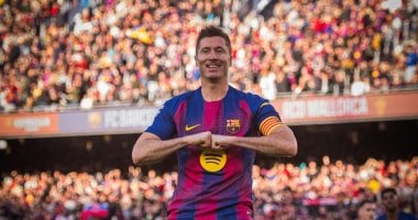 روبرت ليفاندوفسكي مهاجم برشلونة 