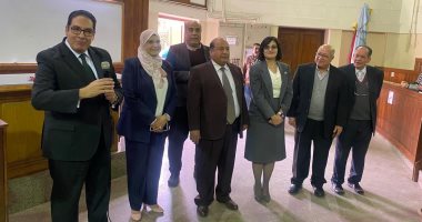 رئيس جامعة القاهرة يتفقد عددا من الكليات لمتابعة انطلاق الفصل الدراسى الثانى