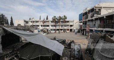 خيام ممزقة ومراكز إيواء مدمرة.. معاناة النازحين تتفاقم في قطاع غزة
