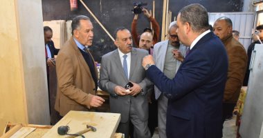 محافظ أسيوط يفتتح معرض تدوير الرواكد بمدرسة أبو تيج المهنية 