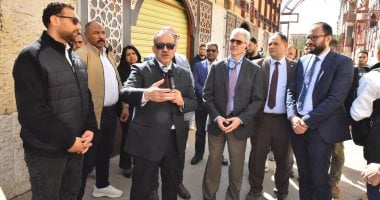 من ورش السجاد لـ مسرح الفلكلور.. خان خليلى أسيوط يعود بروح جديدة.. تطوير مركز الفتح للحرف التراثية وتحويله لواجهة ثقافية وسياحية للمحافظة.. المشروع يعيد الاعتبار لمهن مهددة بالاندثار.. ويوفر فرص عمل دائمة.. صور