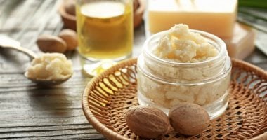 طريقة عمل وصفة زبدة الشيا وزيت وجوز الهند لترميم وترطيب البشرة