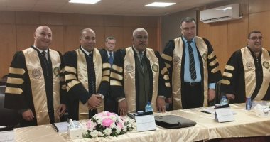 رئيس الإدارة المركزية لشؤون مكتب وزير التعليم العالى يحصل على درجة الدكتوراه