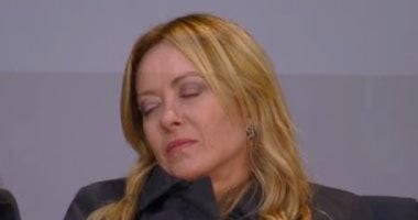 الإرهاق والنوم يغلبان ميلونى وسط صخب أحداث أولمبياد ميلانو.. صورة