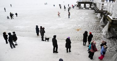 بحر البلطيق المغطى بالجليد أيقونة السياحة الشتوية فى بولندا