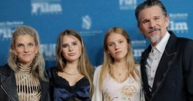 إيثان هوك وعائلته