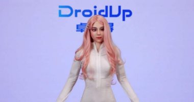 روبوت مويا أول نموذج يحاكى الطبيعة البشرية بالكامل فى الحركة والسلوك