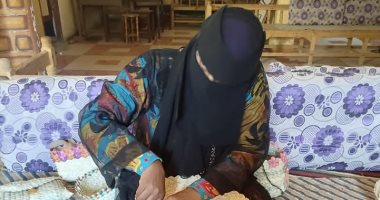 تحف من مخلفات النخيل بأسوان.. تدريب الفتيات على المشغولات اليدوية