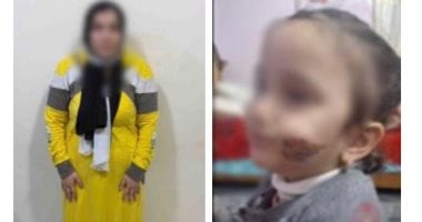 الأم وطفلتها 