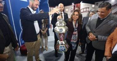 يد تبني وأخرى تطعم.. مظلة الخير بوابة للعبور من الرعاية إلى الكفاية والإنتاج.. مثلث التنمية المحلية لرعاية الأسر ودعم التراث.. وجبات ساخنة وكراتين رمضان ومهرجان عالمي لحرف التراث وتمكين المرأة بالمحافظات.. صور