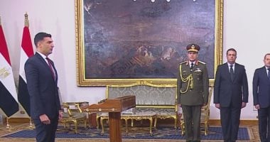 خالد هاشم يؤدى اليمين الدستورية وزيرا للصناعة أمام الرئيس السيسى