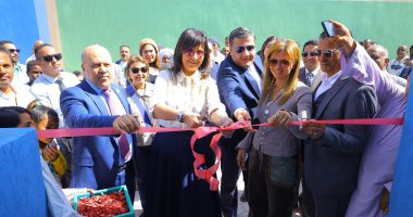 «صناع الخير» تسلم عددا من المنازل بكوم إمبو وتنظم جولة لـ «أتوبيس استدامة».. صور