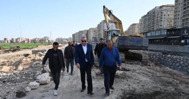 محافظ الغربية خلال متابعة تطوير كورنيش محور محلة منوف: مشروعاتنا تصنع واجهة حضارية