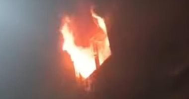 الحماية المدنية تسيطر علي حريق شقة سكنية في الوراق.. صور