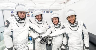 سوء الأحوال الجوية يؤجل إطلاق مهمة ناسا وسبيس إكس إلى محطة الفضاء الدولية