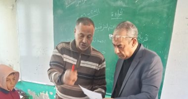 مدير تعليم القليوبية يتابع انضباط مدارس بنها ويشدد على منع استخدام الهواتف المحمولة