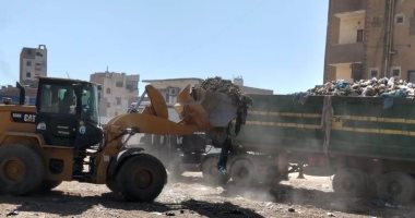 محافظ أسوان يوجه بتكثيف أعمال النظافة العامة