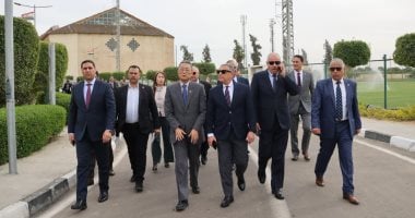 محافظ الإسماعيلية وقنصل الصين الشعبية بالإسكندرية يشهدان اجتماعًا بالقرية الأوليمبية