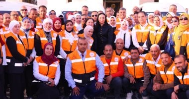 وزيرة التضامن تشهد اصطفاف فرق التدخل السريع والهلال الأحمر المصرى