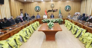 محافظ المنوفية يوزع مساعدات لــ60 حالة من الأسر الأولى بالرعاية