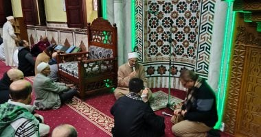نفحات روحانية.. شاهد مقارئ القرآن الكريم وحلقات الذكر النبوى بمساجد البحيرة