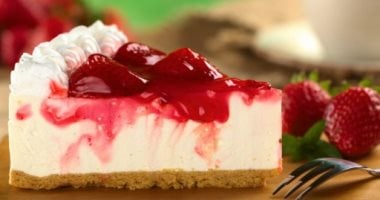 طريقة عمل بار تشيز كيك بالفراولة 