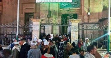 مدد يا ال البيت .. زحام شديد بالليلة الختامية لمولد السيدة حورية ببنى سويف (فيديو)