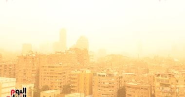 عاصفة ترابية تضرب محافظات مصر .. رياح شديدة وأتربة وانعدام الرؤية