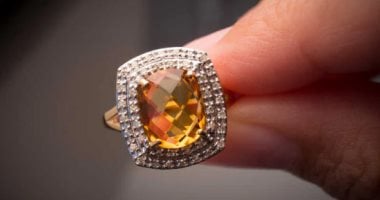 أفضل 5 أحجار كريمة صفراء تمد بالطاقة الإيجابية.. أوبال النار الأبرز