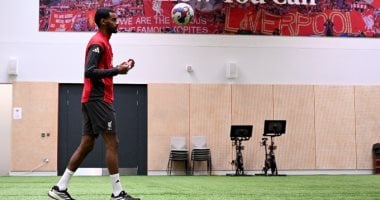 إيزاك يقترب من العودة إلى تدريبات ليفربول