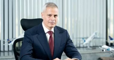  الطيار احمد عادل رئيس مجلس إدارة شركة مصر للطيران