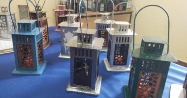 فانوس رمضان بتاع زمان بلمسة هندسية.. طلاب هندسة بنها يعيدون إحياء الفوانيس القديمة بلمسات عصرية.. عميدة الكلية: الجامعة حريصة على دعم الابتكار والتشجيع على الإنتاج والتطبيق العملى.. وابتكار نماذج متميزة.. صور