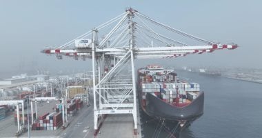 بمواصفات عالمية.. انطلاق التشغيل التجريبى التجارى لمحطة تحيا مصر 1 بميناء دمياط.. تعزز حصة مصر من تجارة الترانزيت حول العالم.. وتبدأ استقبال السفن العملاقة.. ووزير النقل: زيادة عدد الأرصفة للضعف بعمق 18 مترا